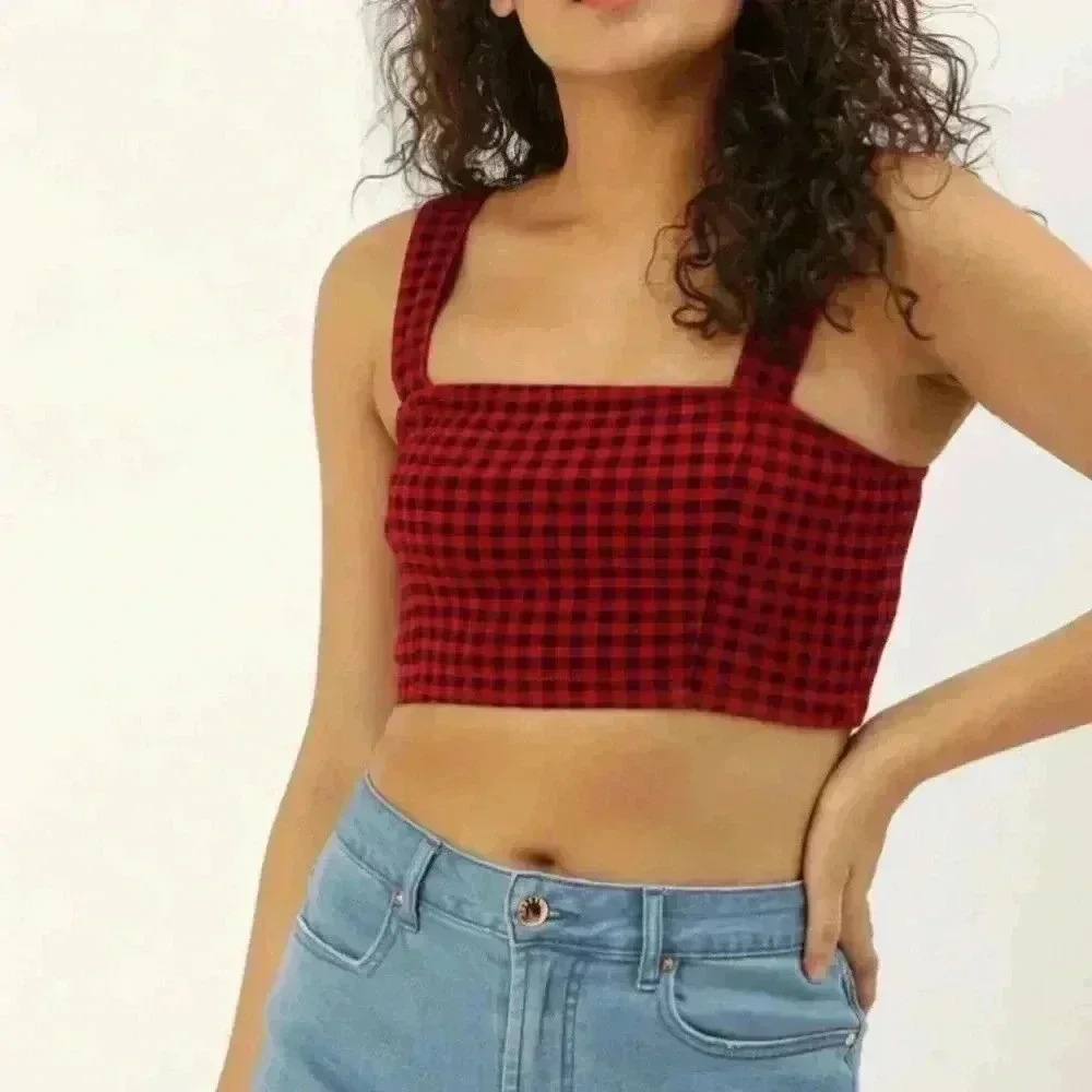 Women’s 2 piece gingham cropped top and flare pant set. Size M.